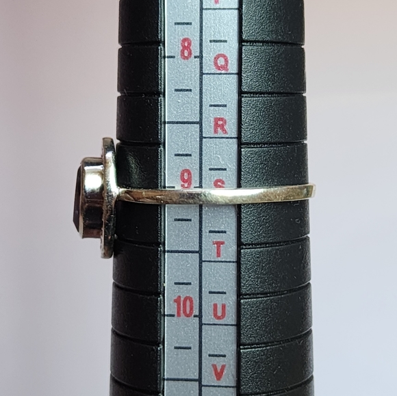 Amethyst and Sterling Silver Ring - Picture 3 of 6